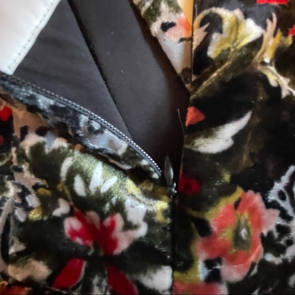 🆕 NWT Perfection - Anthro eri + ali Velvet Kora Floral Burnout - Picture 6 of 11